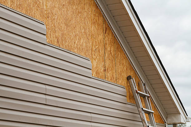 Professional Emergency Siding Repair technician working in Shade Gap, PA